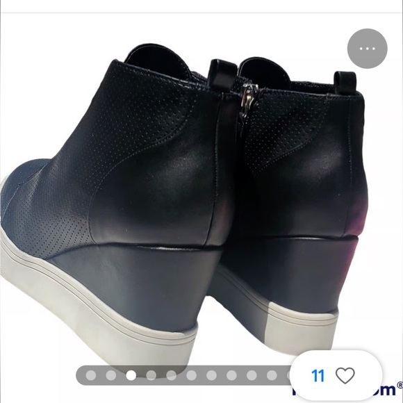 Sneakers for 2024 and beyond! Size 7 women's! - Picture 2 of 10